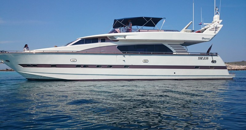 Csimbi_motor_yacht_luxury_yacht_sailing_antropoti_croatia_charter_holiday_vip (5)
